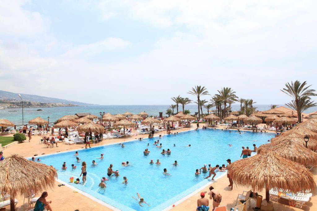 Sawary Beach Hotel Батрун Экстерьер фото