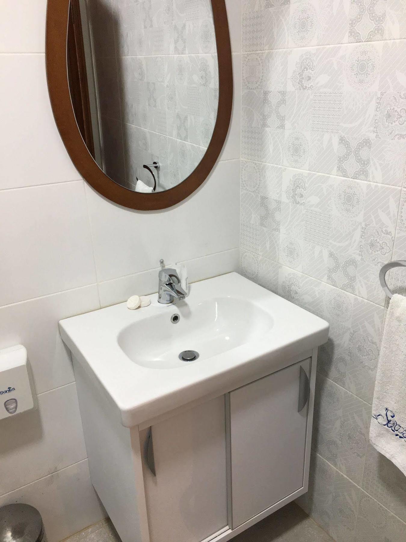 Sawary Beach Hotel Батрун Экстерьер фото
